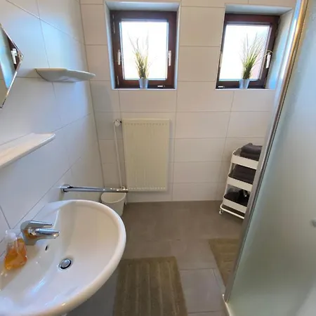 Ferienwohnung Im Erdgeschoss Mit Eingezaeunten Garten Und Terrasse Aurich Exterior photo