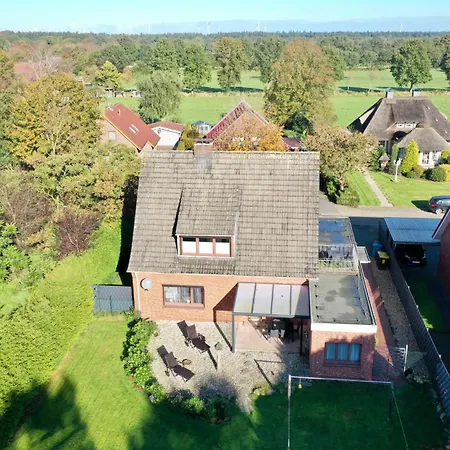 Ferienwohnung Im Erdgeschoss Mit Eingezaeunten Garten Und Terrasse Aurich Exterior photo