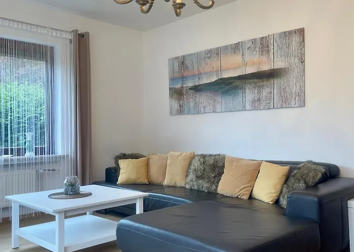 Ferienwohnung Im Erdgeschoss Mit Eingezaeunten Garten Und Terrasse