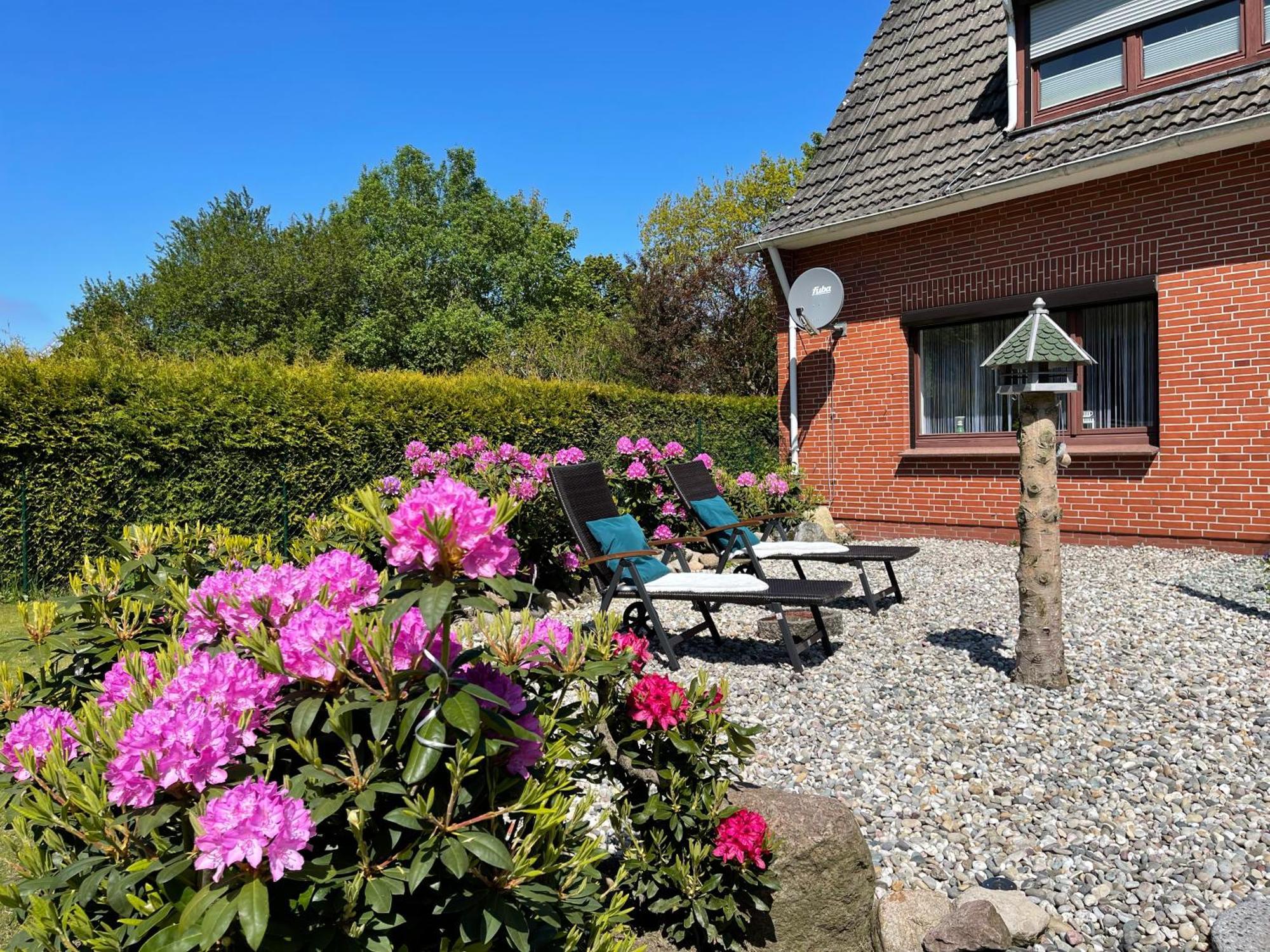 Ferienwohnung Im Erdgeschoss Mit Eingezaeunten Garten Und Terrasse Apartment Aurich