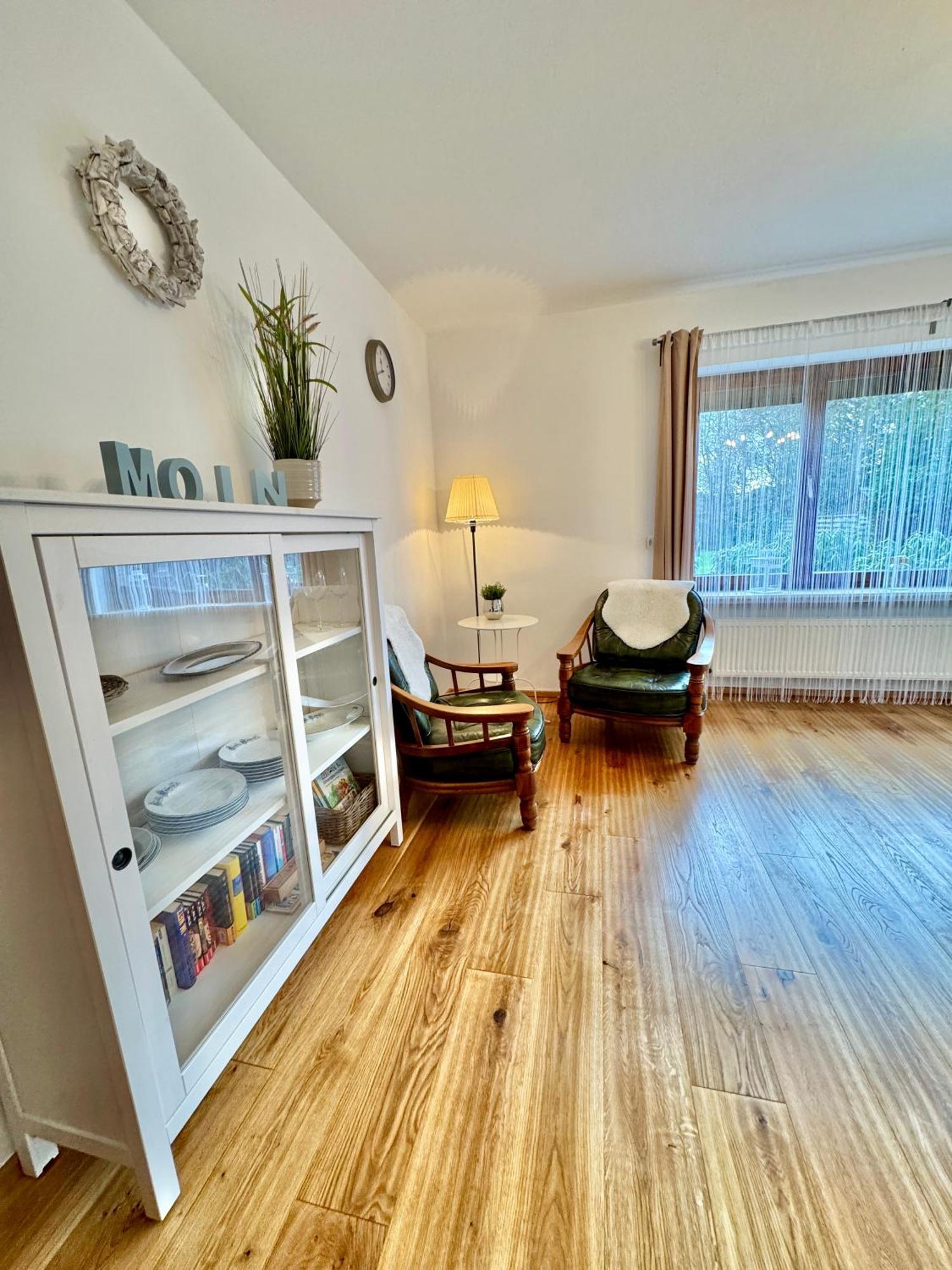 Apartment Moderne Brazil Im Eg Mit Eingezäuntem Garten Und Terrasse In Südwestlage! Aurich (Ostfriesland)