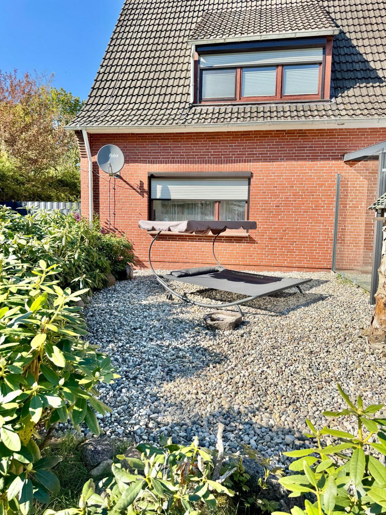 Moderne Brazil Im Eg Mit Eingezäuntem Garten Und Terrasse In Südwestlage! Aurich (Ostfriesland)