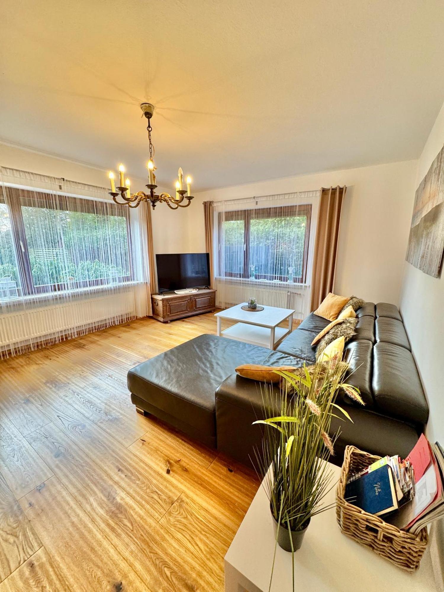 Moderne Ferienwohnung Brazil im EG mit eingezäuntem Garten und Terrasse in Südwestlage! * Aurich