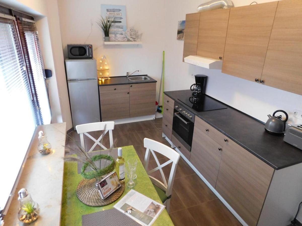 Ferienwohnung Im Erdgeschoss Mit Eingezaeunten Garten Und Terrasse Apartment *